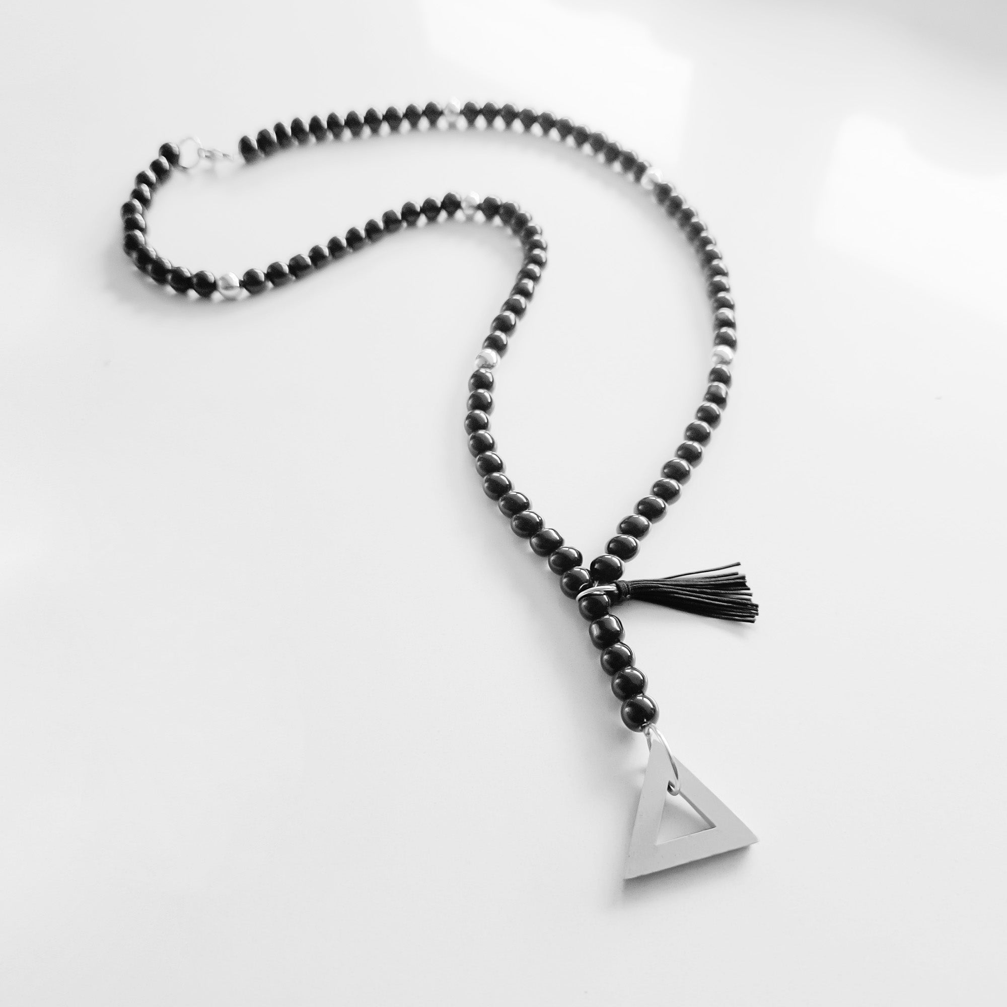 STONE TRIANGLE NECKLACE