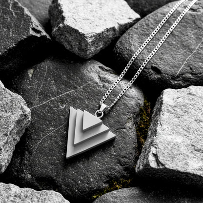 TRIANGLE LAYERS NECKLACE