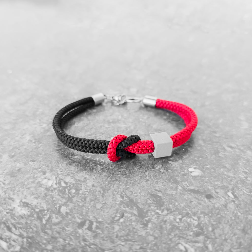 BLACK RED CUBE