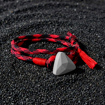 AESTHETIC TRIANGLE MIX RED, PULSERA TRIANGULO DE CONCRETO