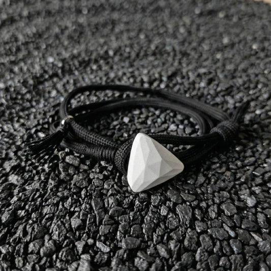 AESTHETIC TRIANGLE, PULSERA TRIANGULO DE CONCRETO