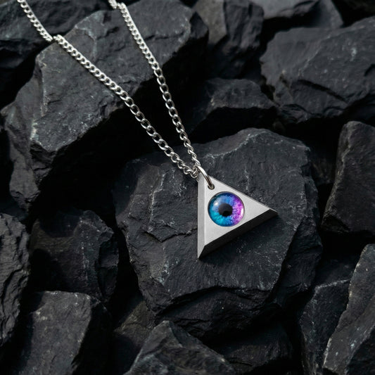 TURK II COLLAR CON TRIANGULO CONCRETO, OJO DE COLORES