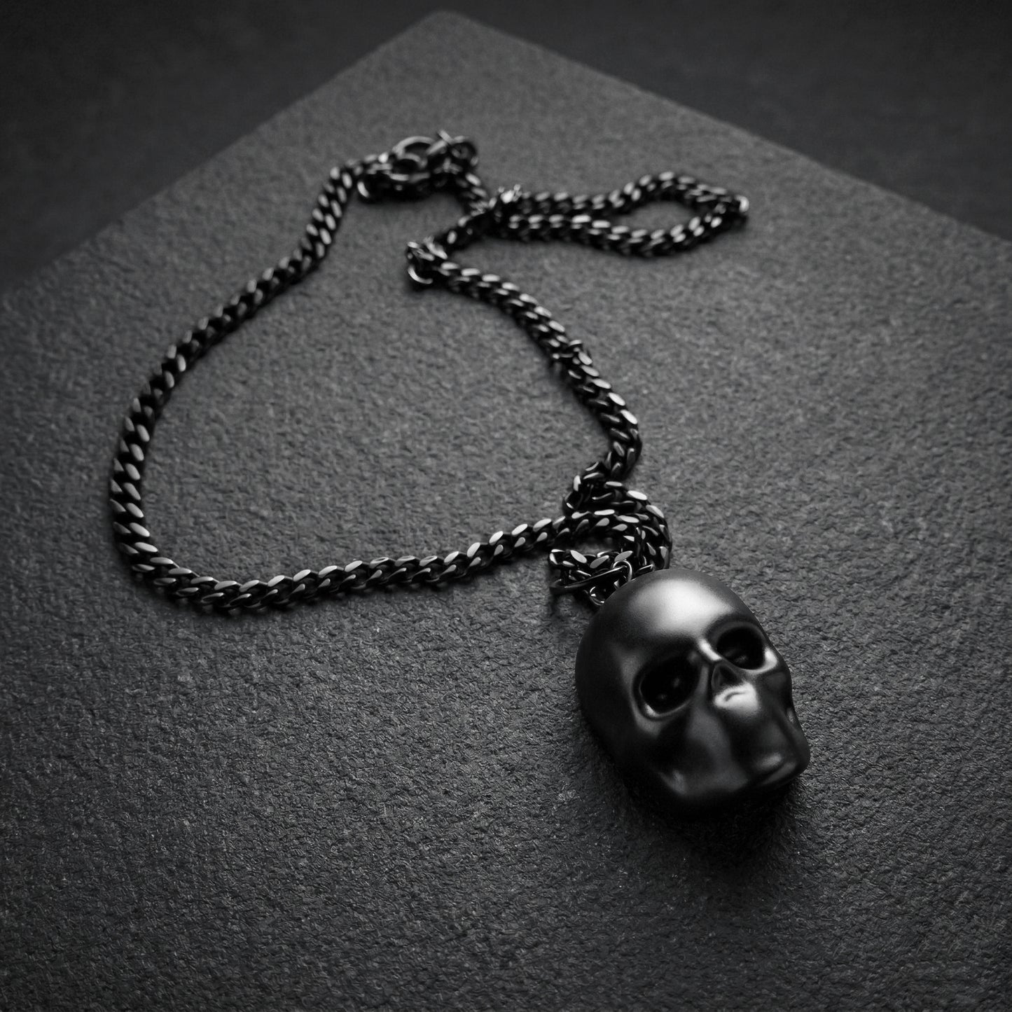POLISHED DARK SKULL