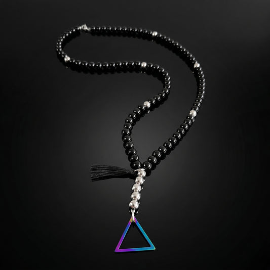 COLLAR ONIX CON TRIANGULO TORNASOL
